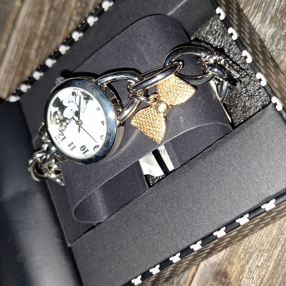 DISNEY WATCH - Picture 4 of 5